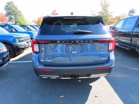 New 2026 Ford Explorer Active image 5