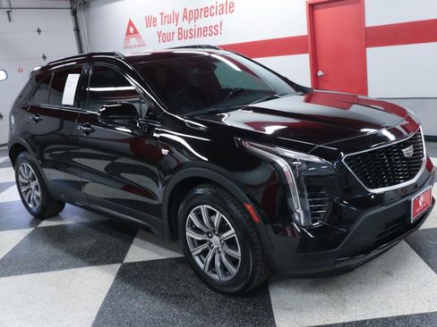 Used 2019 Cadillac XT4 Sport image 3