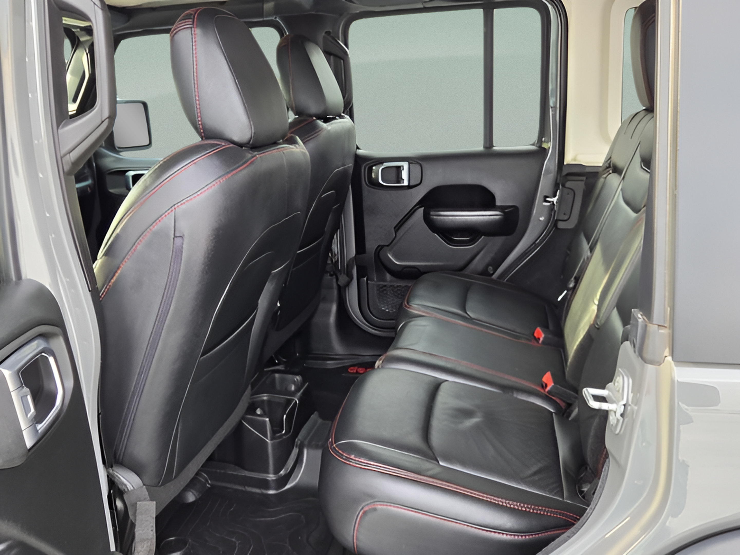Used 2018 Jeep Wrangler Unlimited Sport S AWD/4WD image 11