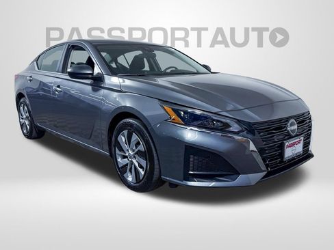 Certified 2025 Nissan Altima 2.5 S FWD image 3