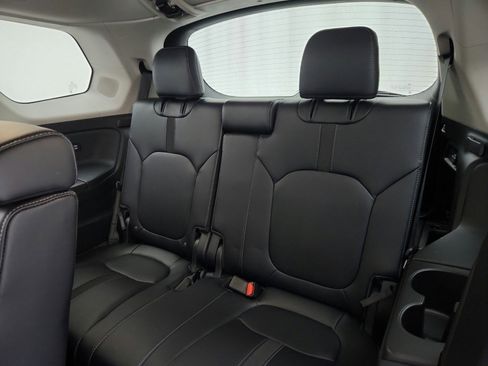 Used 2025 Honda Pilot Touring image 21