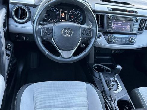 Used 2018 Toyota RAV4 XLE image 27