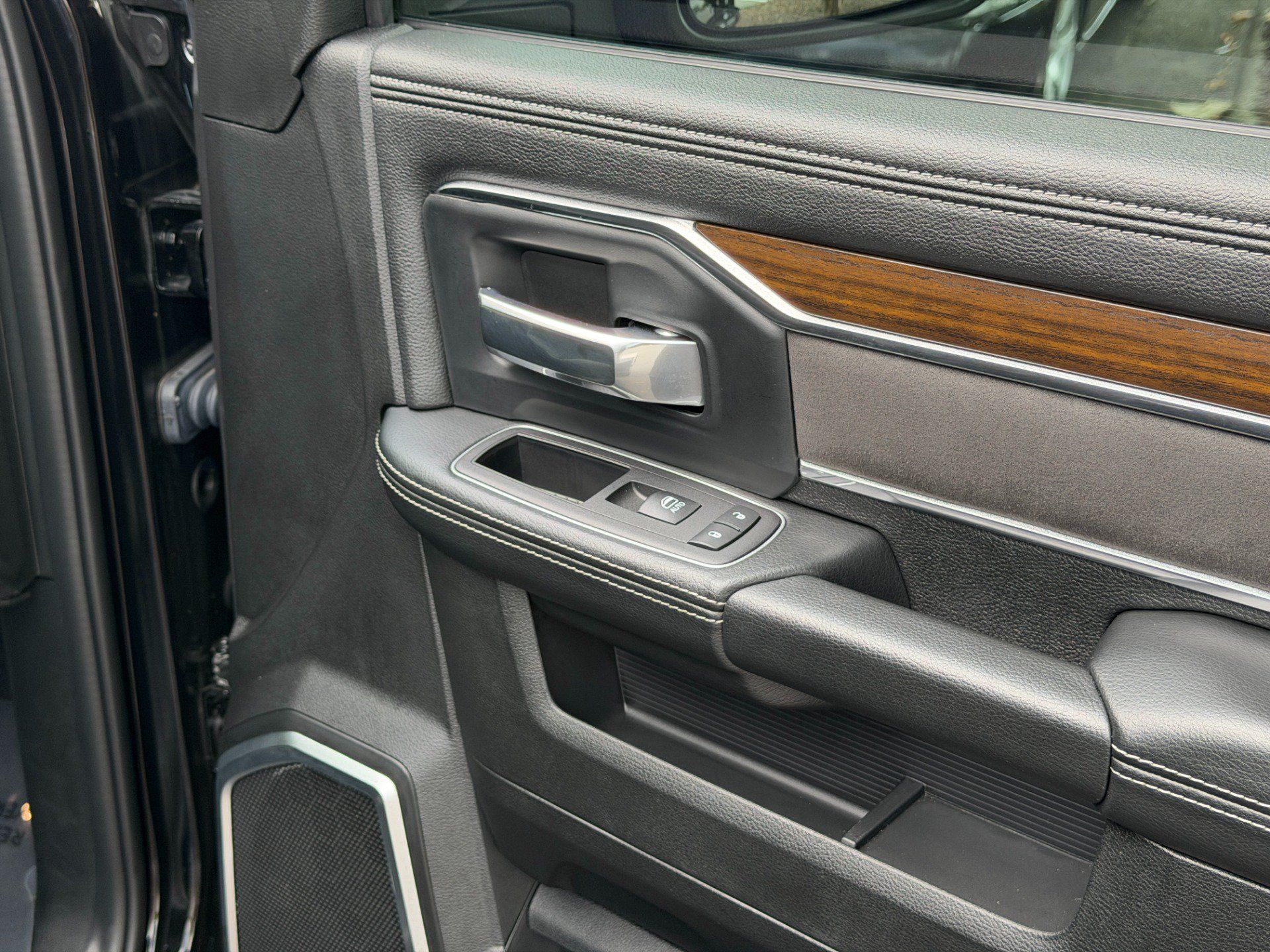 Used 2023 RAM 4500 Laramie AWD/4WD image 66