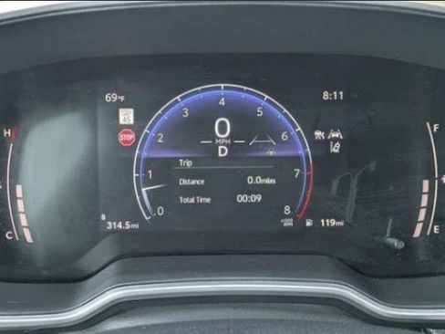 Used 2024 Toyota Corolla Cross XLE FWD image 2