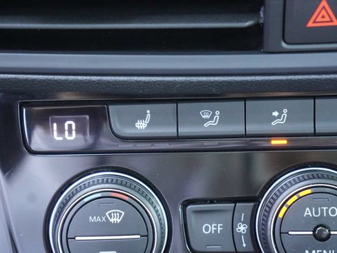 Used 2024 Volkswagen Jetta SE FWD image 30