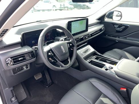 New 2026 Lincoln Aviator 2WD w/ Jet Appearance Package image 8