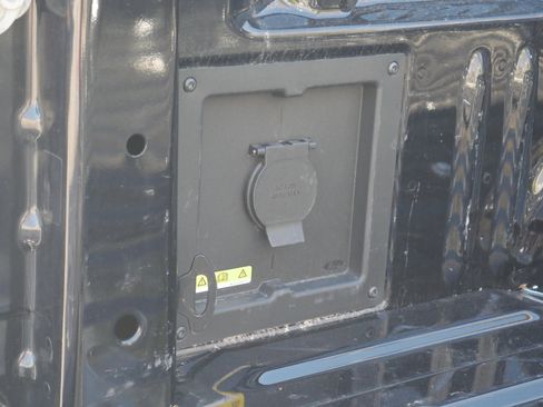 Certified 2025 Ford F150 XLT w/ Equipment Group 302A MID image 27