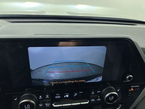 Used 2024 Toyota Highlander XSE FWD image 15