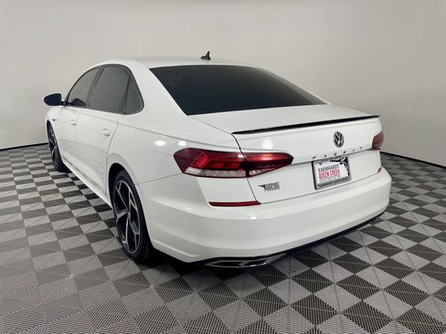 Used 2022 Volkswagen Passat 2.0T R-Line image 3