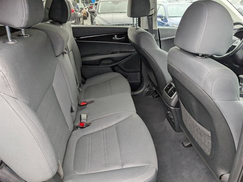 Used 2020 Kia Sorento S image 13