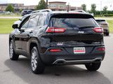 Used 2017 Jeep Cherokee Limited image 5