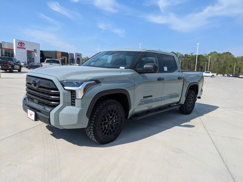 New 2026 Toyota Tundra SR5 image 3