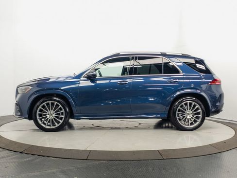 Used 2024 Mercedes-Benz GLE 450e 4MATIC w/ AMG Line Exterior image 4