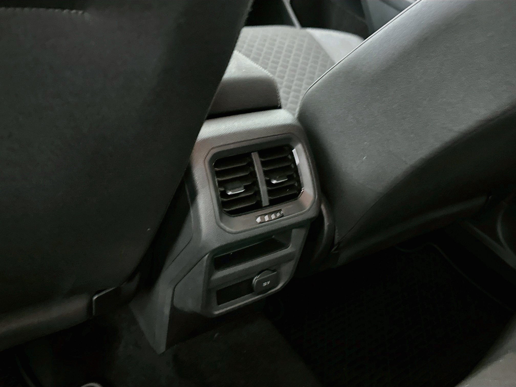 Used 2019 Volkswagen Tiguan S w/ Driver Assistance Package FWD image 25