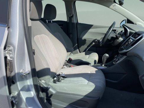 Used 2018 Chevrolet Sonic LT w/ Convenience Package FWD image 19
