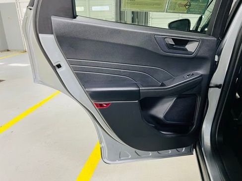 Used 2023 Ford Escape Active image 28