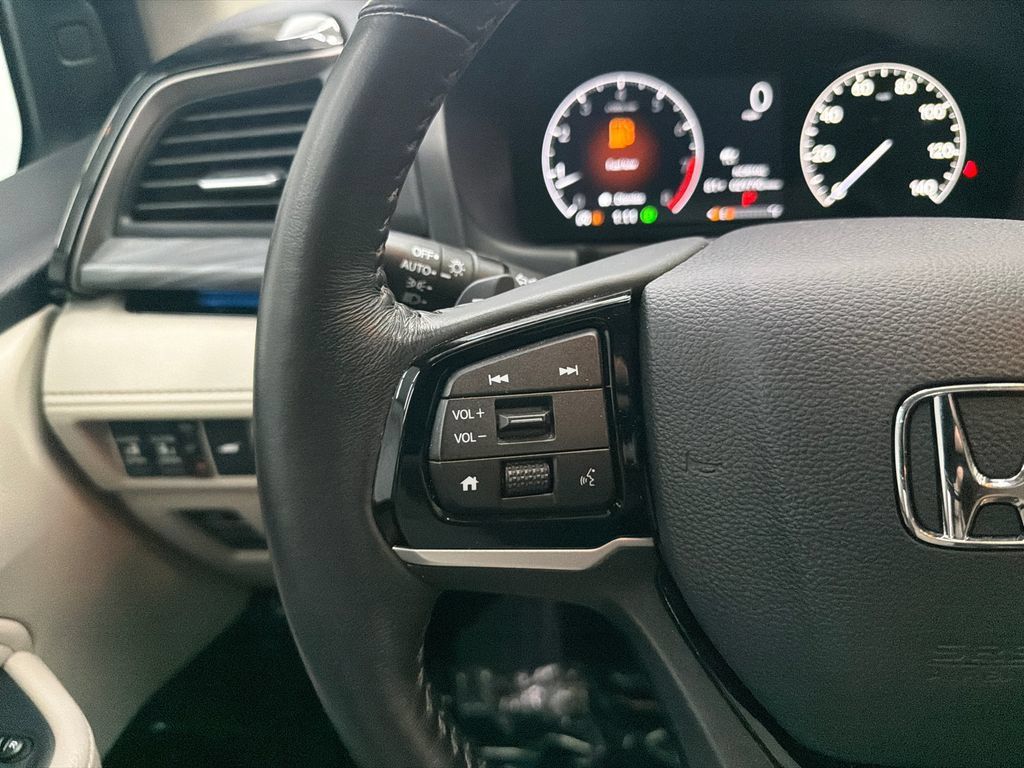 Certified 2025 Honda Odyssey Elite image 27