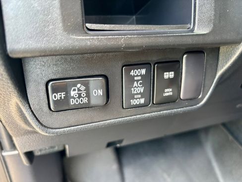 Used 2019 Toyota Tacoma TRD Sport w/ Technology Package AWD/4WD image 25
