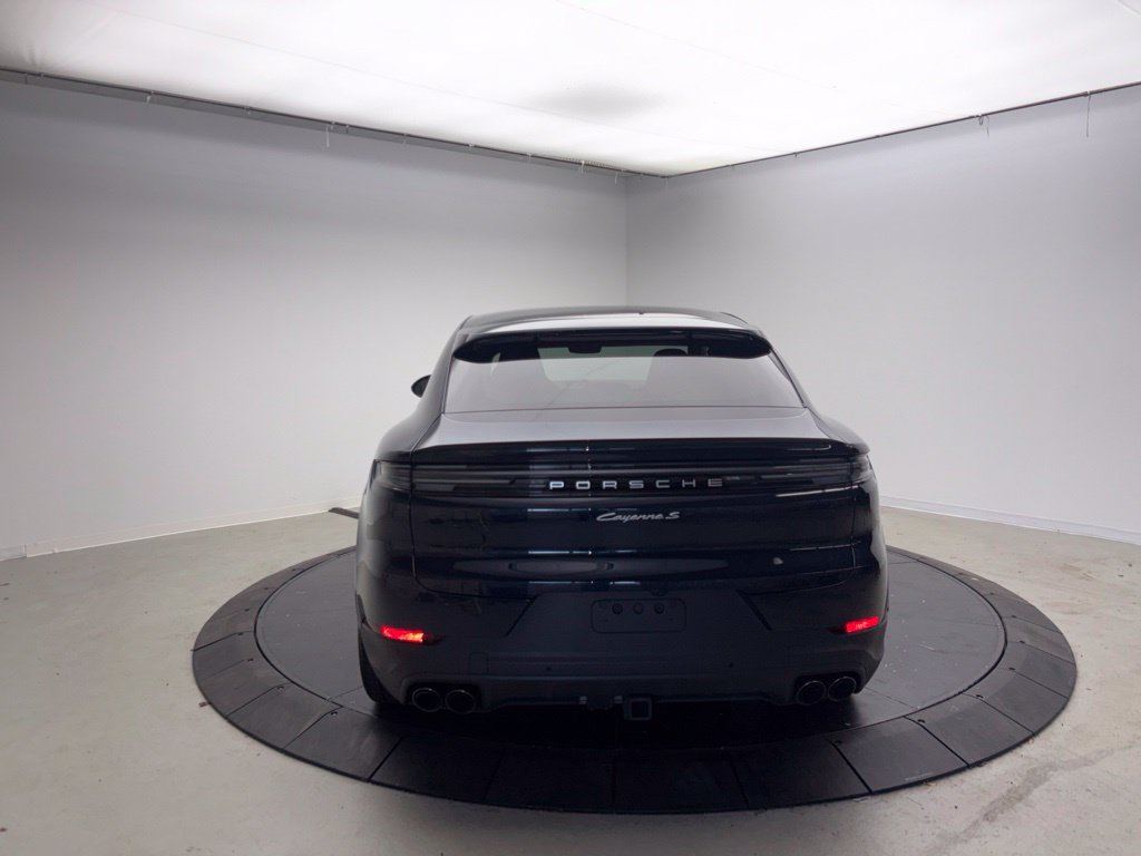 Certified 2024 Porsche Cayenne S AWD/4WD image 6