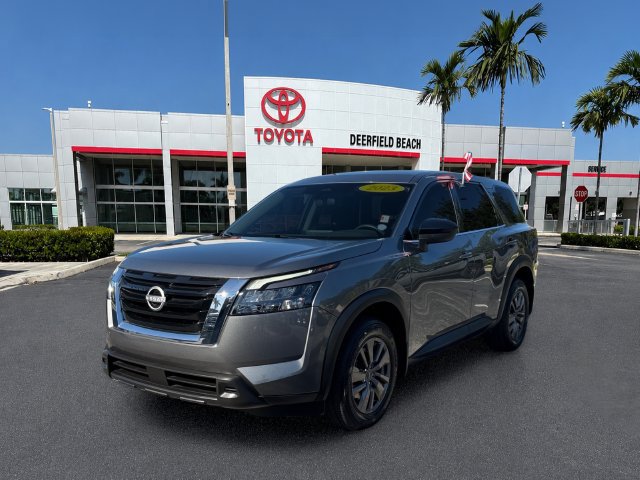 Used 2023 Nissan Pathfinder S FWD image 3