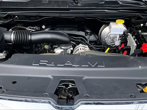 Used 2022 RAM 1500 Limited w/ Body-Colour Bumper Group image 9