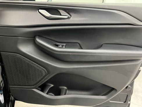 Used 2024 Jeep Grand Cherokee Altitude image 25