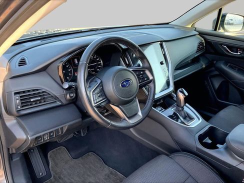 Used 2025 Subaru Outback Premium AWD/4WD image 18