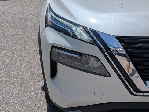 Used 2021 Nissan Rogue Platinum FWD image 10
