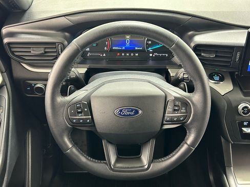 Used 2020 Ford Explorer XLT image 12