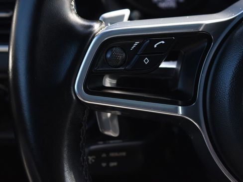 Used 2018 Porsche Macan Sport Edition image 19