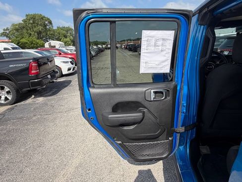 Used 2023 Jeep Gladiator Sport AWD/4WD image 20