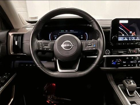 Used 2024 Nissan Pathfinder Platinum w/ Cargo Package AWD/4WD image 6