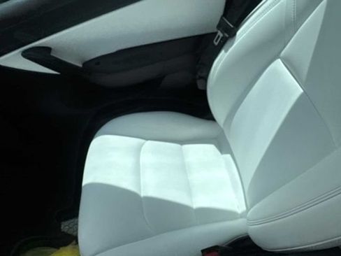 Used 2022 Tesla Model Y Long Range AWD/4WD image 5