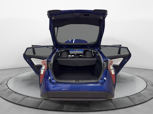 Used 2016 Toyota Prius Four image 12