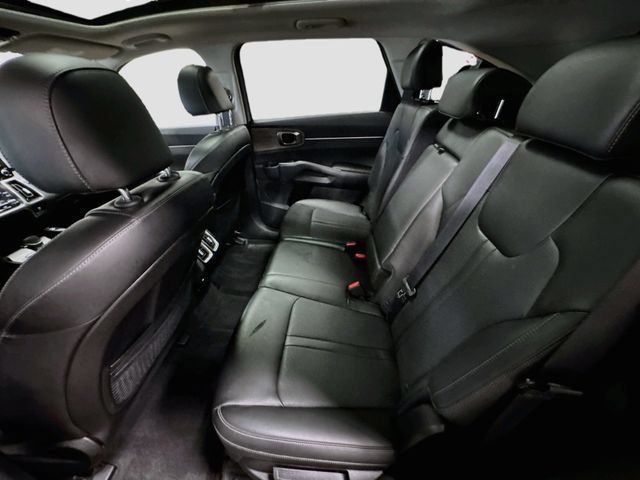 Used 2023 Kia Sorento S w/ Panoramic Sunroof Package AWD/4WD image 26