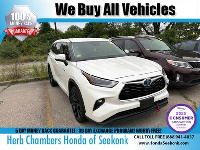 Used 2021 Toyota Highlander LE