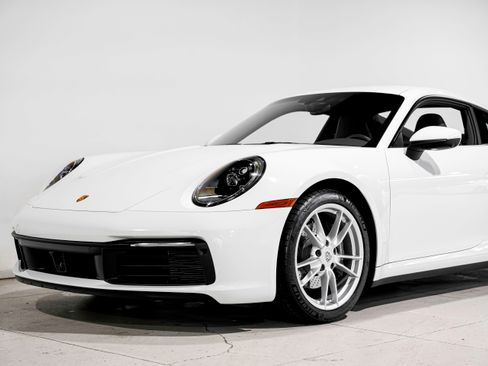 Used 2023 Porsche 911 Carrera w/ Premium Package image 33