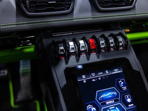Used 2023 Lamborghini Huracan EVO AWD/4WD image 47