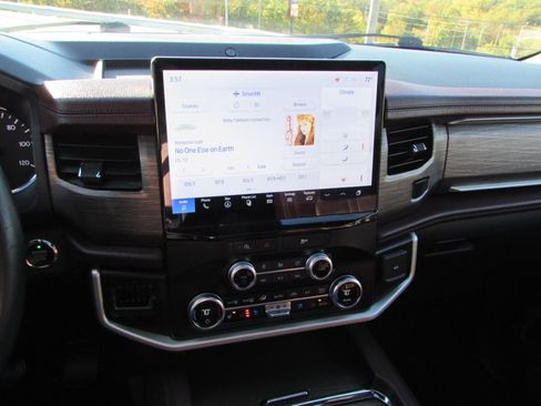 Used 2024 Ford Expedition Max Limited image 20