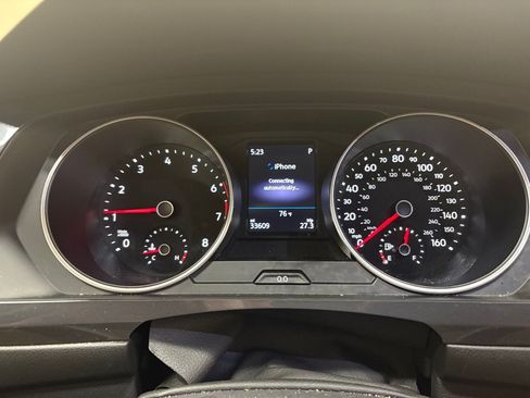 Used 2019 Volkswagen Tiguan SE AWD/4WD image 16