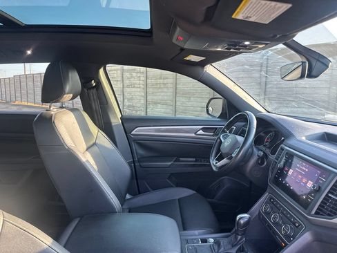 Used 2020 Volkswagen Atlas Cross Sport SE w/ Panoramic Sunroof Package FWD image 28