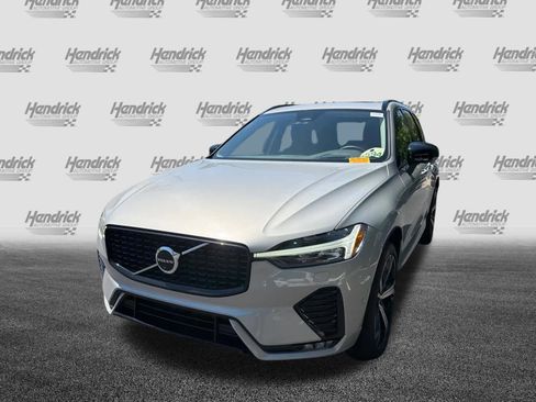 Used 2023 Volvo XC60 B5 Ultimate w/ Climate Package FWD image 8