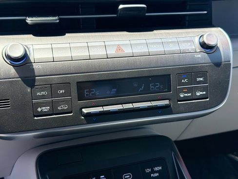 Used 2024 Hyundai Kona SEL FWD image 15