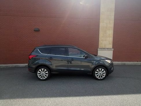 Used 2019 Ford Escape SEL AWD/4WD image 2