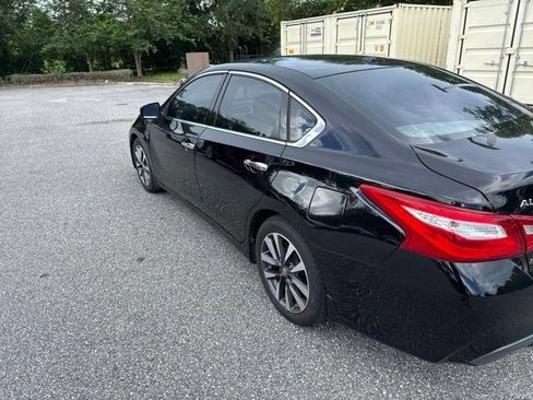 Used 2016 Nissan Altima 2.5 SV w/ Convenience Package FWD image 9