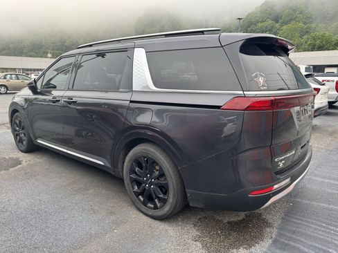 Used 2022 Kia Carnival SX FWD image 5