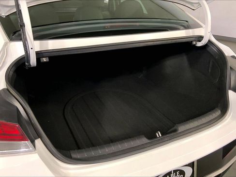 Used 2025 Hyundai Elantra Limited FWD image 4