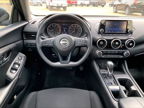 Used 2024 Nissan Sentra S image 5