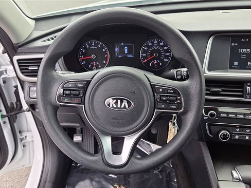 Used 2018 Kia Optima LX w/ 17" Alloy Wheels Package FWD image 18