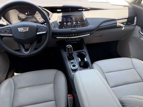 Used 2023 Cadillac XT4 Premium Luxury FWD image 15